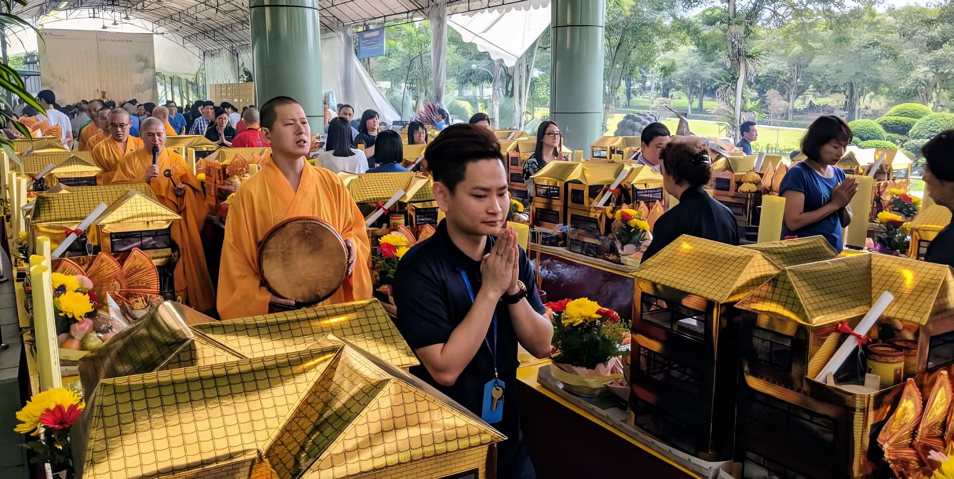 Prayer Services - Singapore Nirvana Funeral | Nirvana Memorial Garden